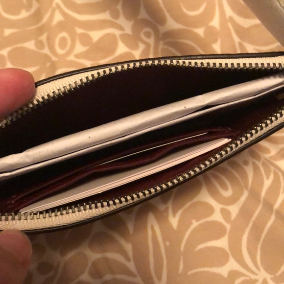 NWT coach wristlet - Picture 3 of 4